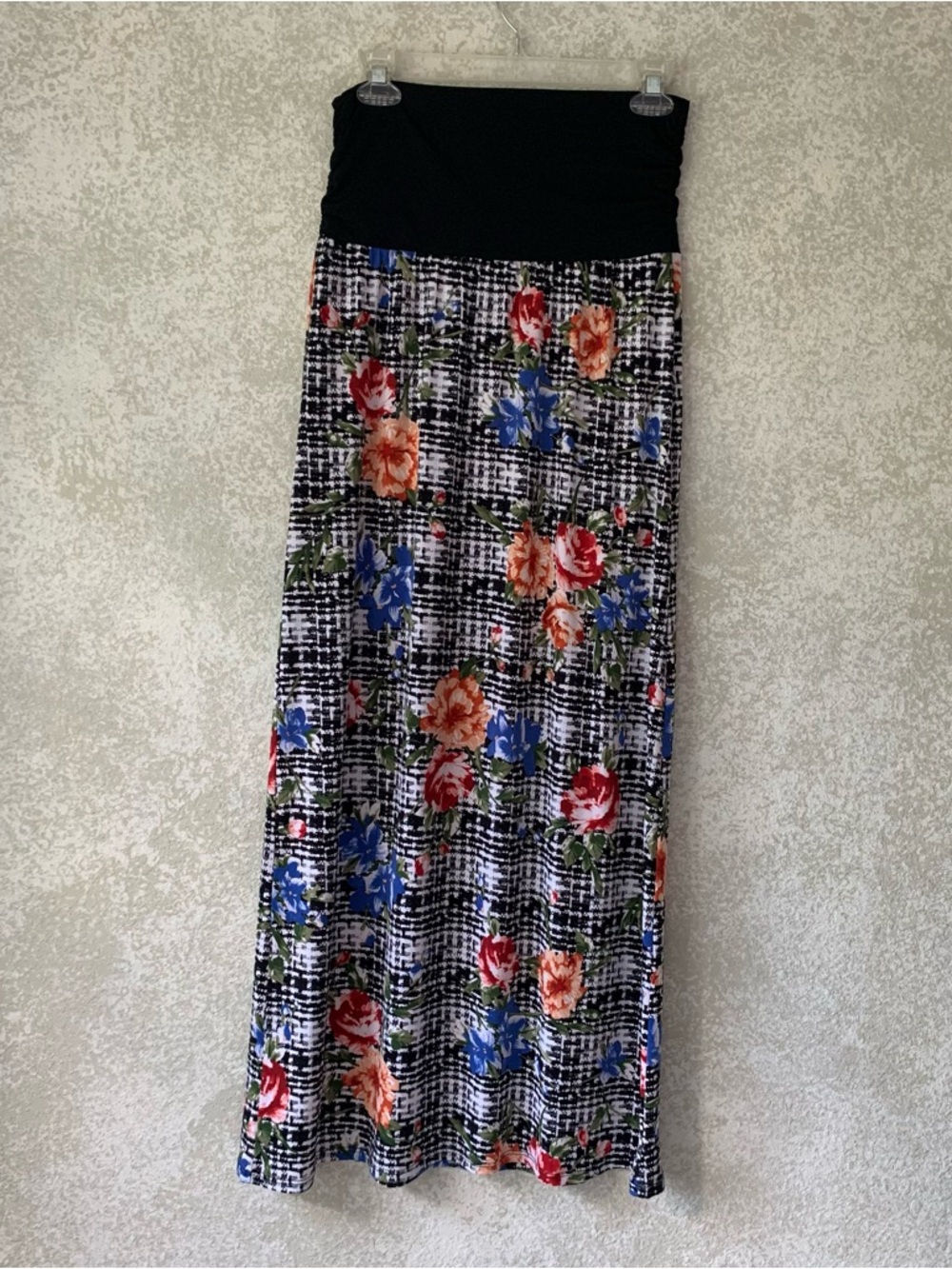 Apt. 9 Black Waistband Floral Maxi Skirt with Blue & Red Blooms Size Medium